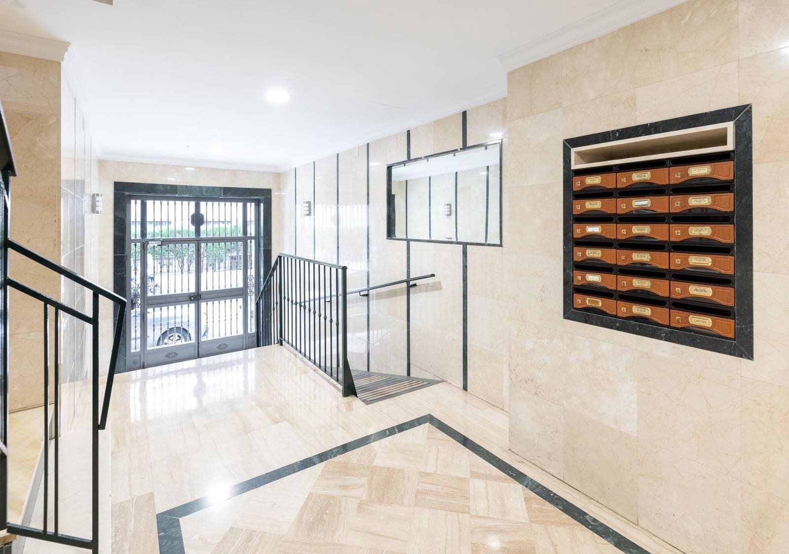 4 bedroom Penthouse for sale in Granada city - € 475,000 (Ref: 10187321)