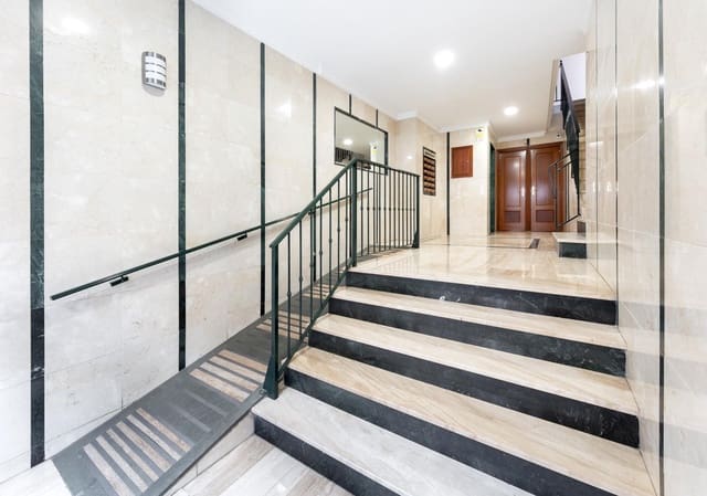 4 bedroom Penthouse for sale in Granada city - € 475,000 (Ref: 10187321)