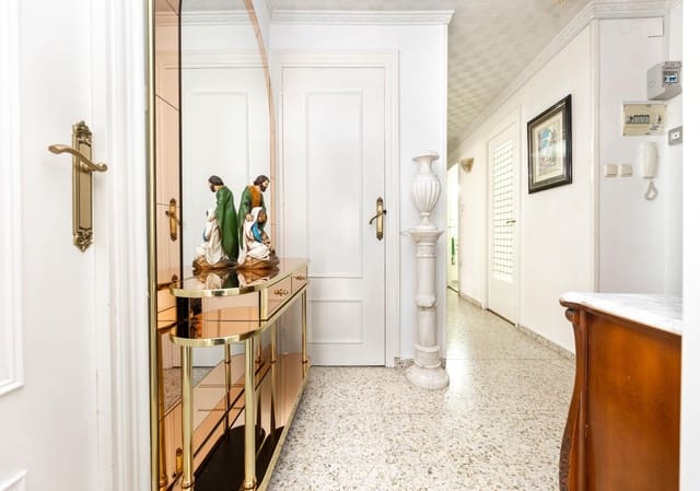 4 bedroom Penthouse for sale in Granada city - € 475,000 (Ref: 10187321)