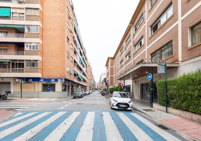 4 bedroom Penthouse for sale in Granada city - € 475,000 (Ref: 10187321)
