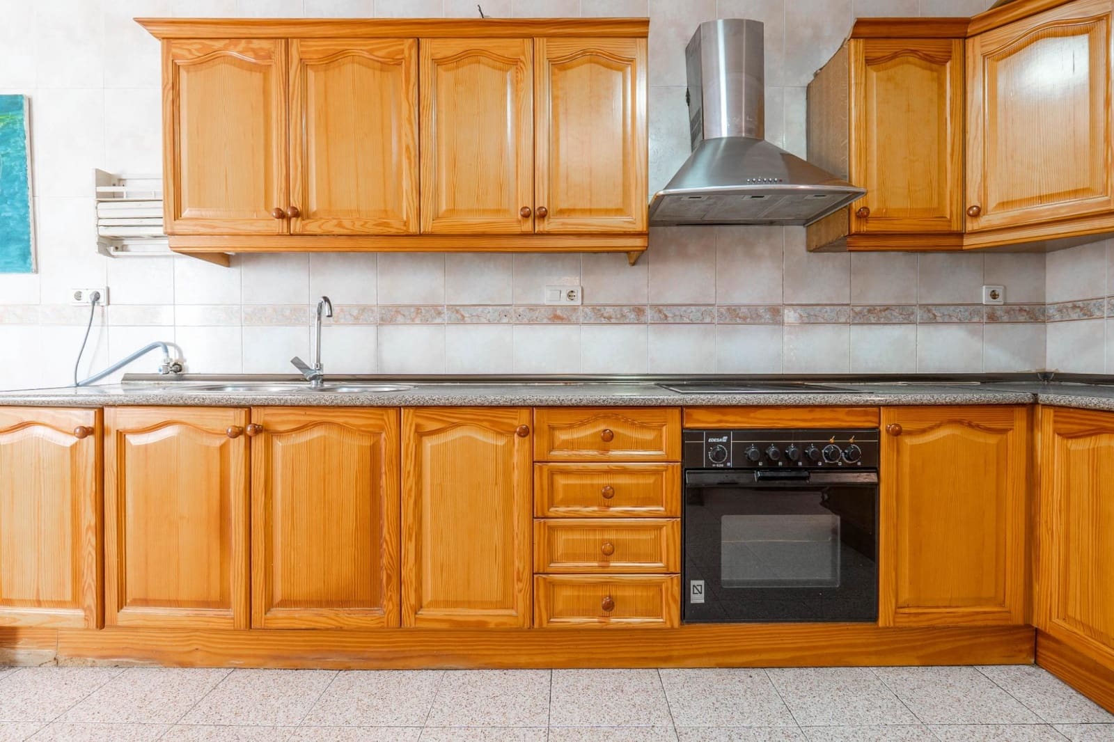 5 bedroom Villa for sale in Granada city with pool garage - € 549,000 (Ref: 10187322)