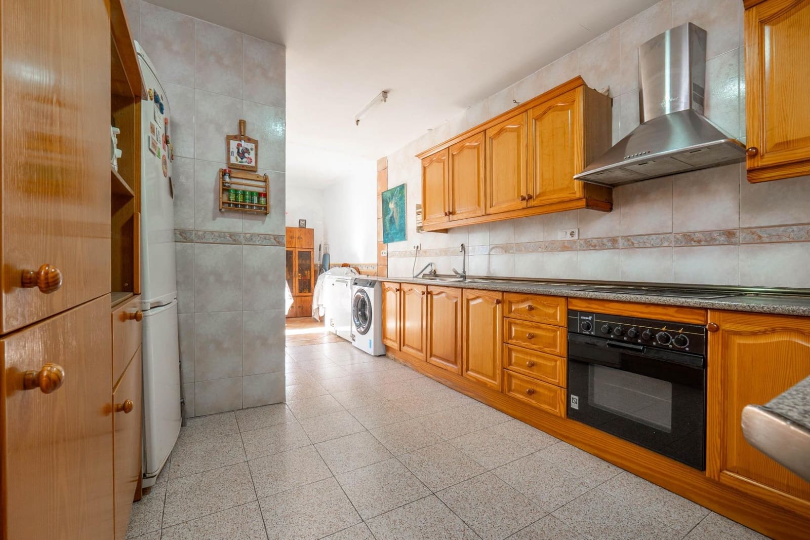 5 bedroom Villa for sale in Granada city with pool garage - € 549,000 (Ref: 10187322)
