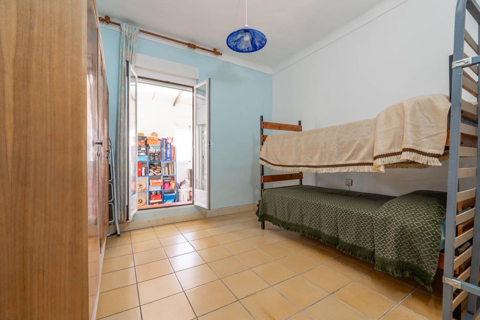 5 bedroom Villa for sale in Granada city with pool garage - € 549,000 (Ref: 10187322)