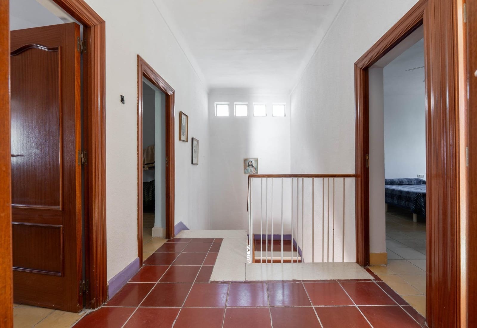 5 bedroom Villa for sale in Granada city with pool garage - € 549,000 (Ref: 10187322)