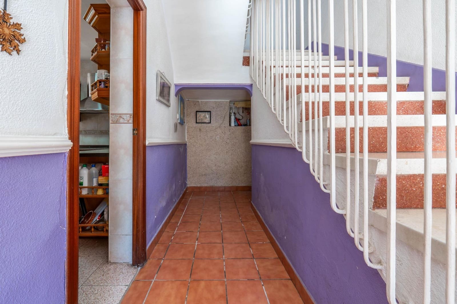 5 bedroom Villa for sale in Granada city with pool garage - € 549,000 (Ref: 10187322)
