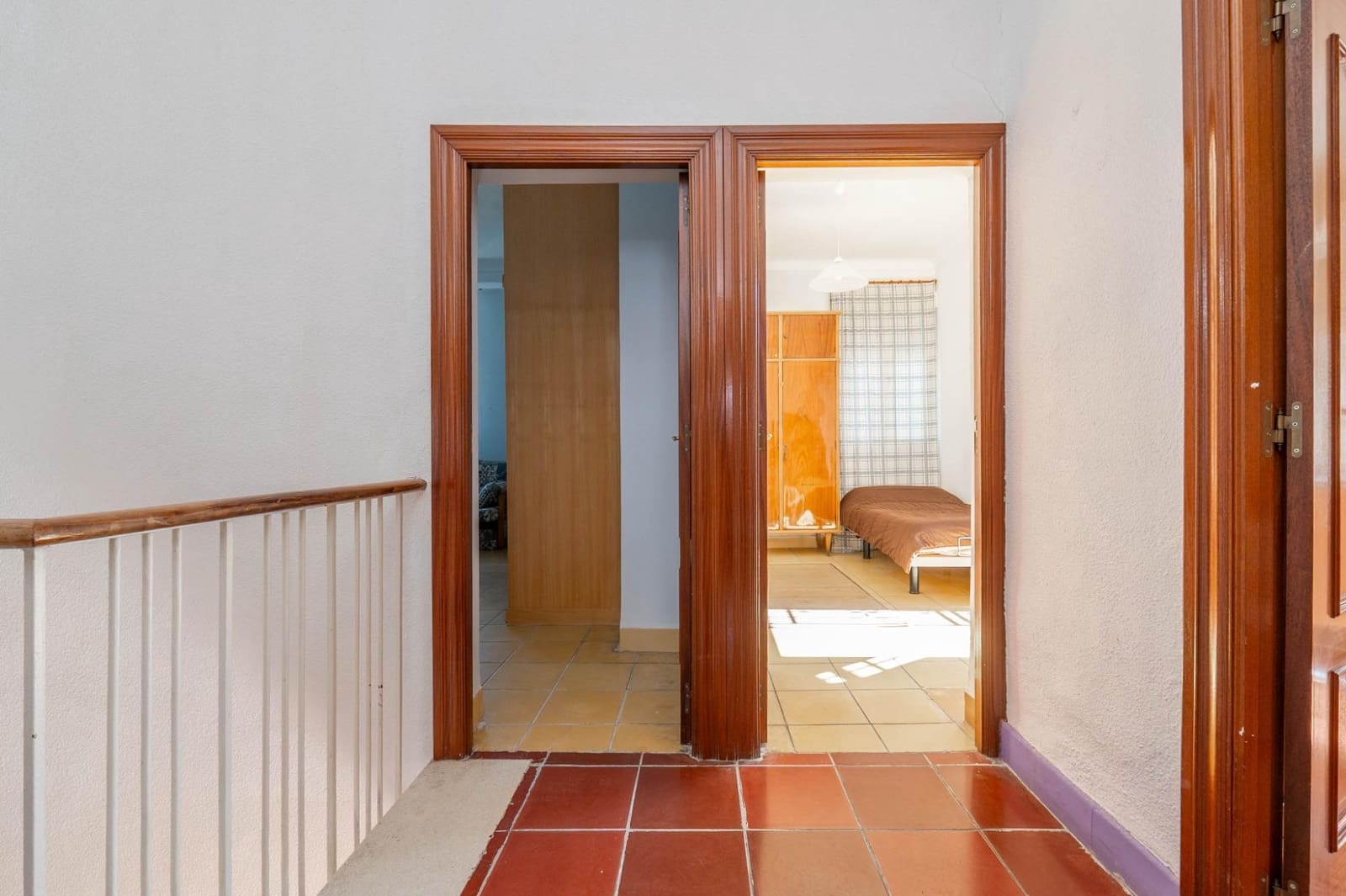5 bedroom Villa for sale in Granada city with pool garage - € 549,000 (Ref: 10187322)