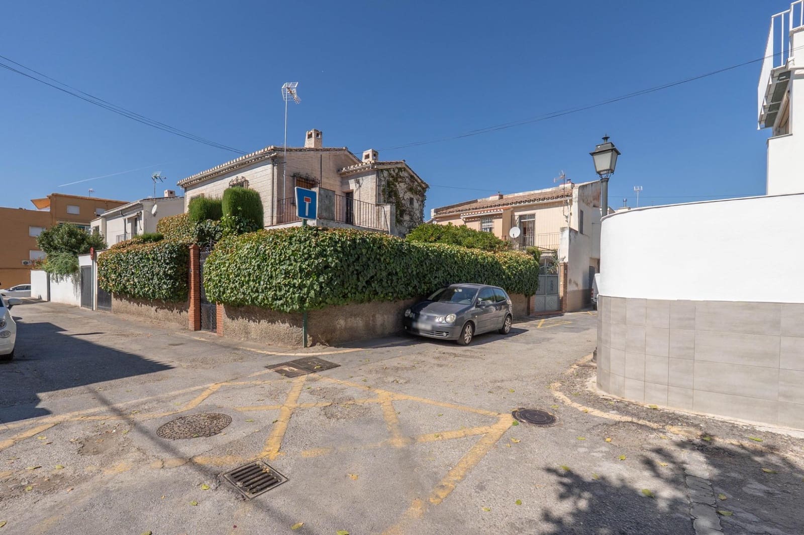 5 bedroom Villa for sale in Granada city with pool garage - € 549,000 (Ref: 10187322)