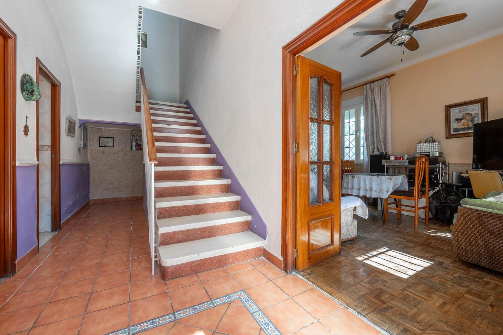 5 bedroom Villa for sale in Granada city with pool garage - € 549,000 (Ref: 10187322)
