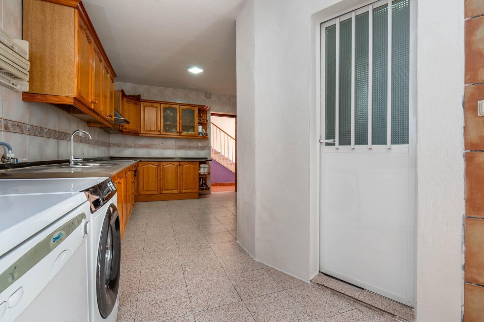 5 bedroom Villa for sale in Granada city with pool garage - € 549,000 (Ref: 10187322)