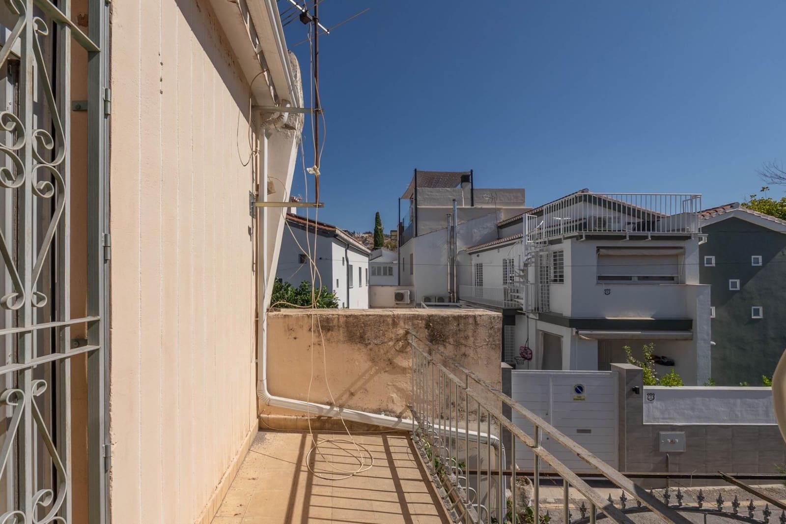 5 bedroom Villa for sale in Granada city with pool garage - € 549,000 (Ref: 10187322)