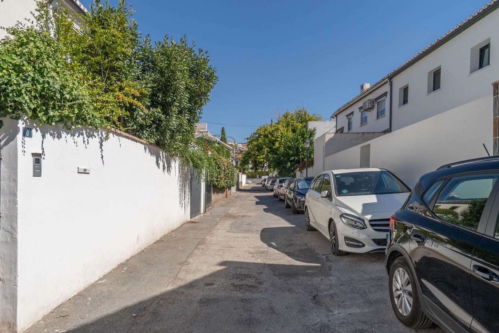 5 bedroom Villa for sale in Granada city with pool garage - € 549,000 (Ref: 10187322)
