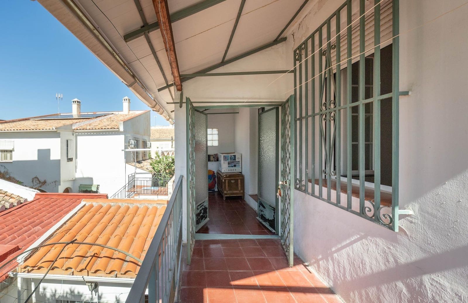 5 bedroom Villa for sale in Granada city with pool garage - € 549,000 (Ref: 10187322)