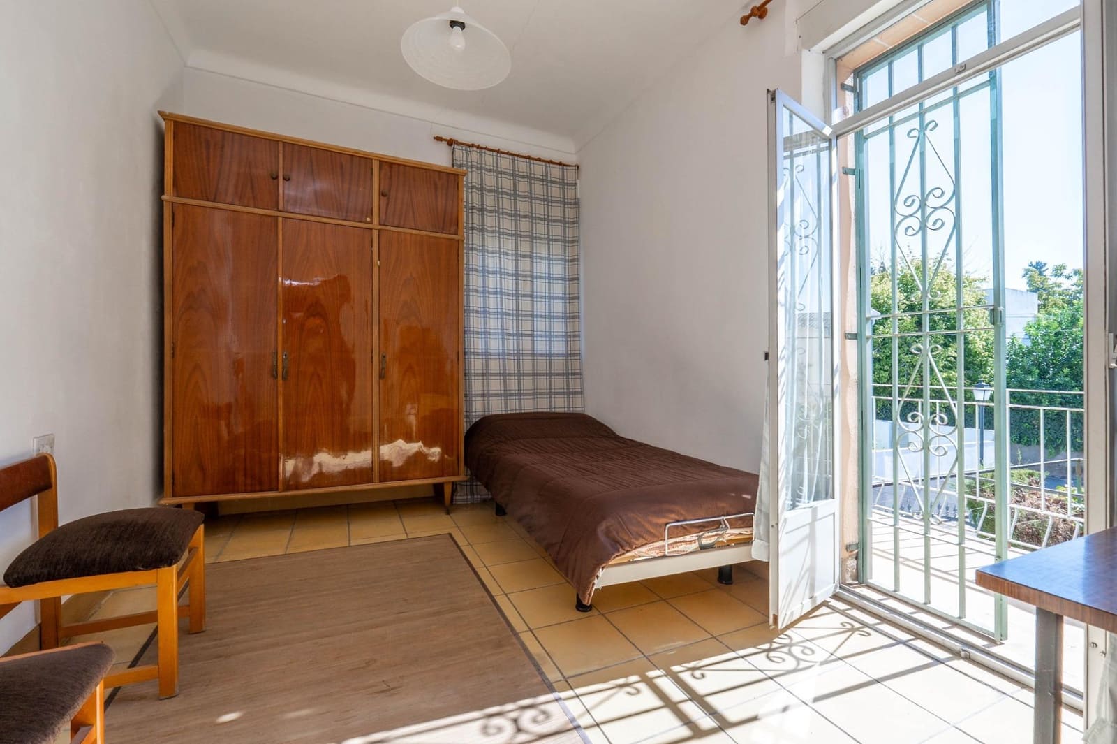 5 bedroom Villa for sale in Granada city with pool garage - € 549,000 (Ref: 10187322)