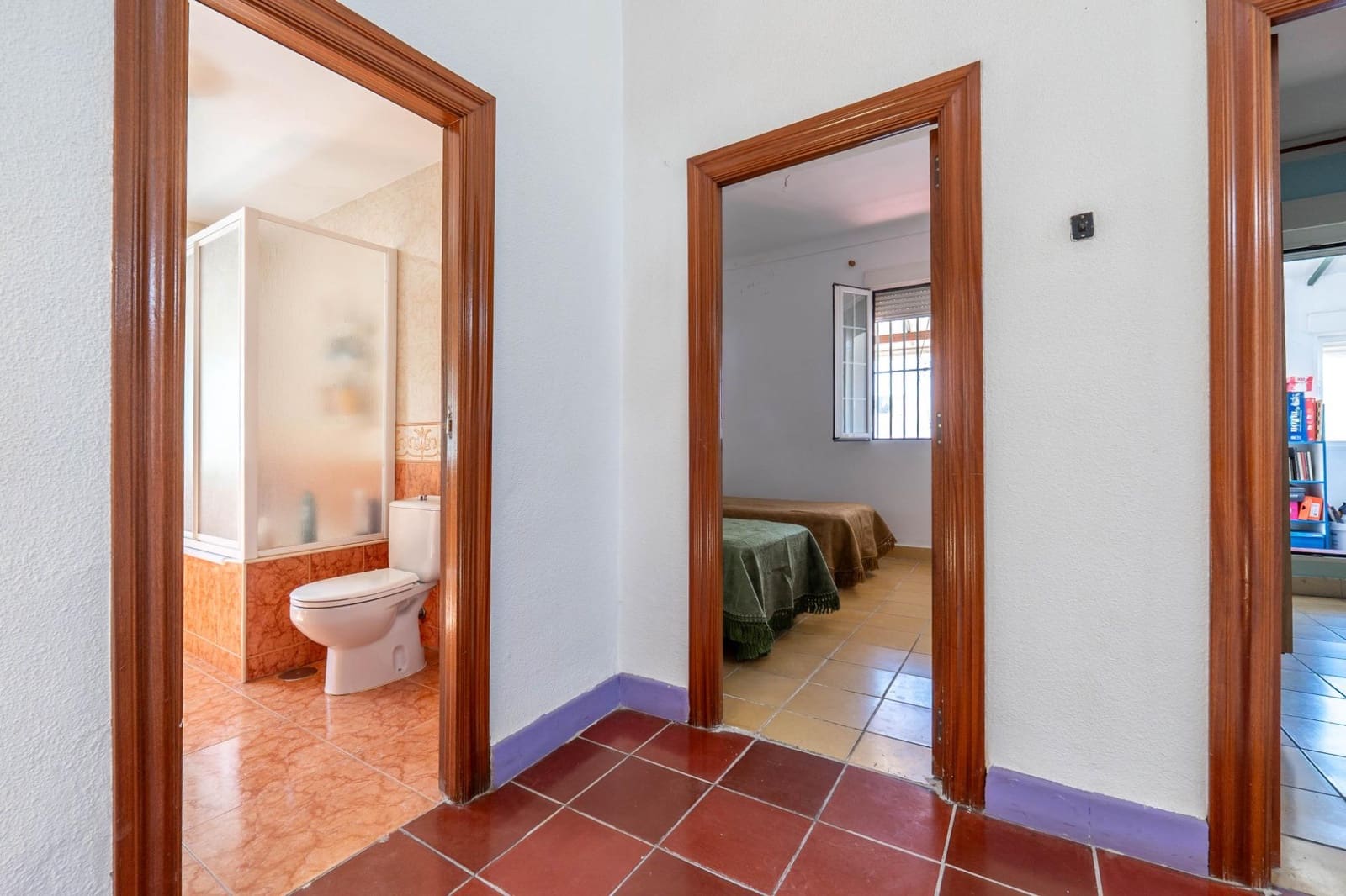 5 bedroom Villa for sale in Granada city with pool garage - € 549,000 (Ref: 10187322)