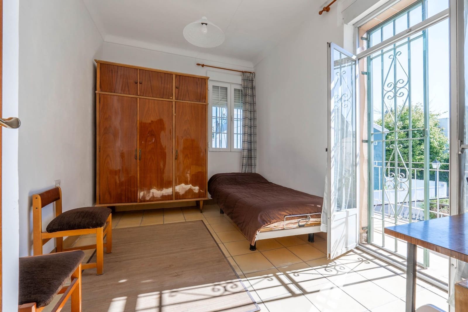 5 bedroom Villa for sale in Granada city with pool garage - € 549,000 (Ref: 10187322)