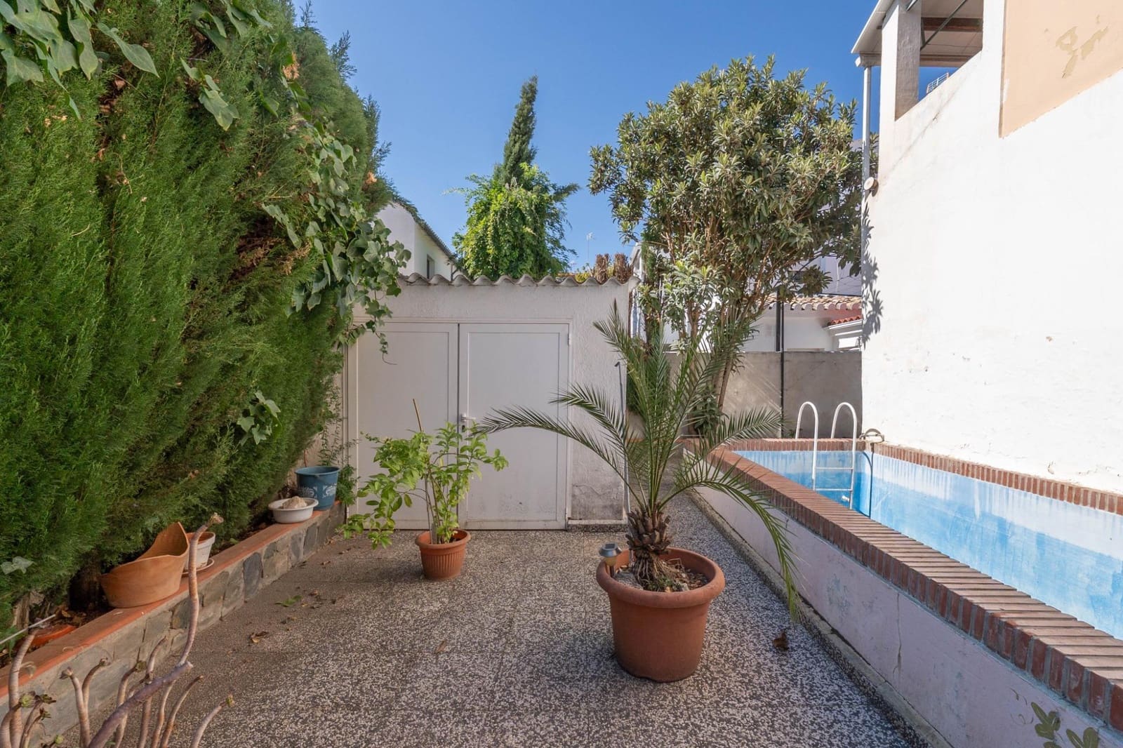 5 bedroom Villa for sale in Granada city with pool garage - € 549,000 (Ref: 10187322)