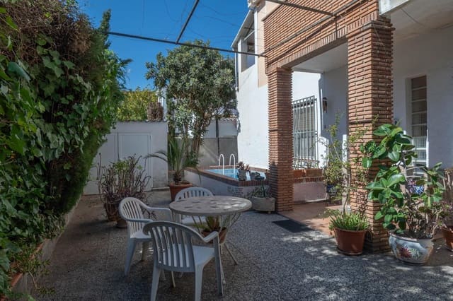 5 sypialnia Willa na sprzedaż w Miasto Grenada z basenem garażem - 549 000 € (Ref: 10187322)