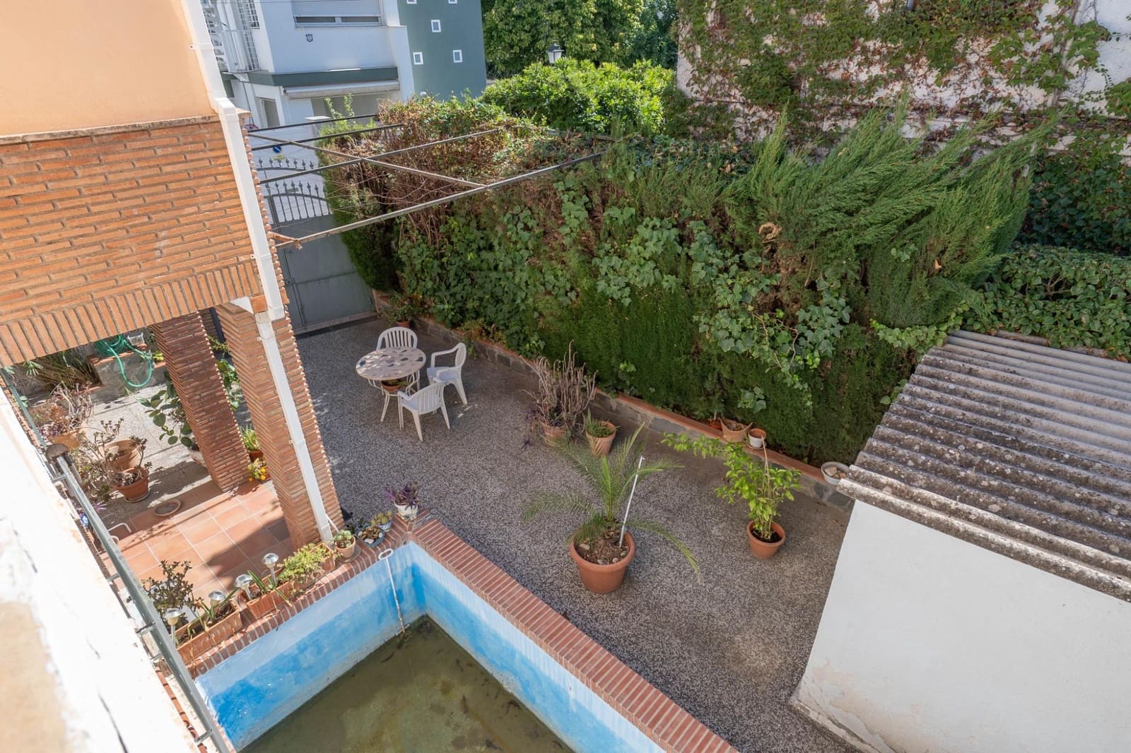 5 bedroom Villa for sale in Granada city with pool garage - € 549,000 (Ref: 10187322)