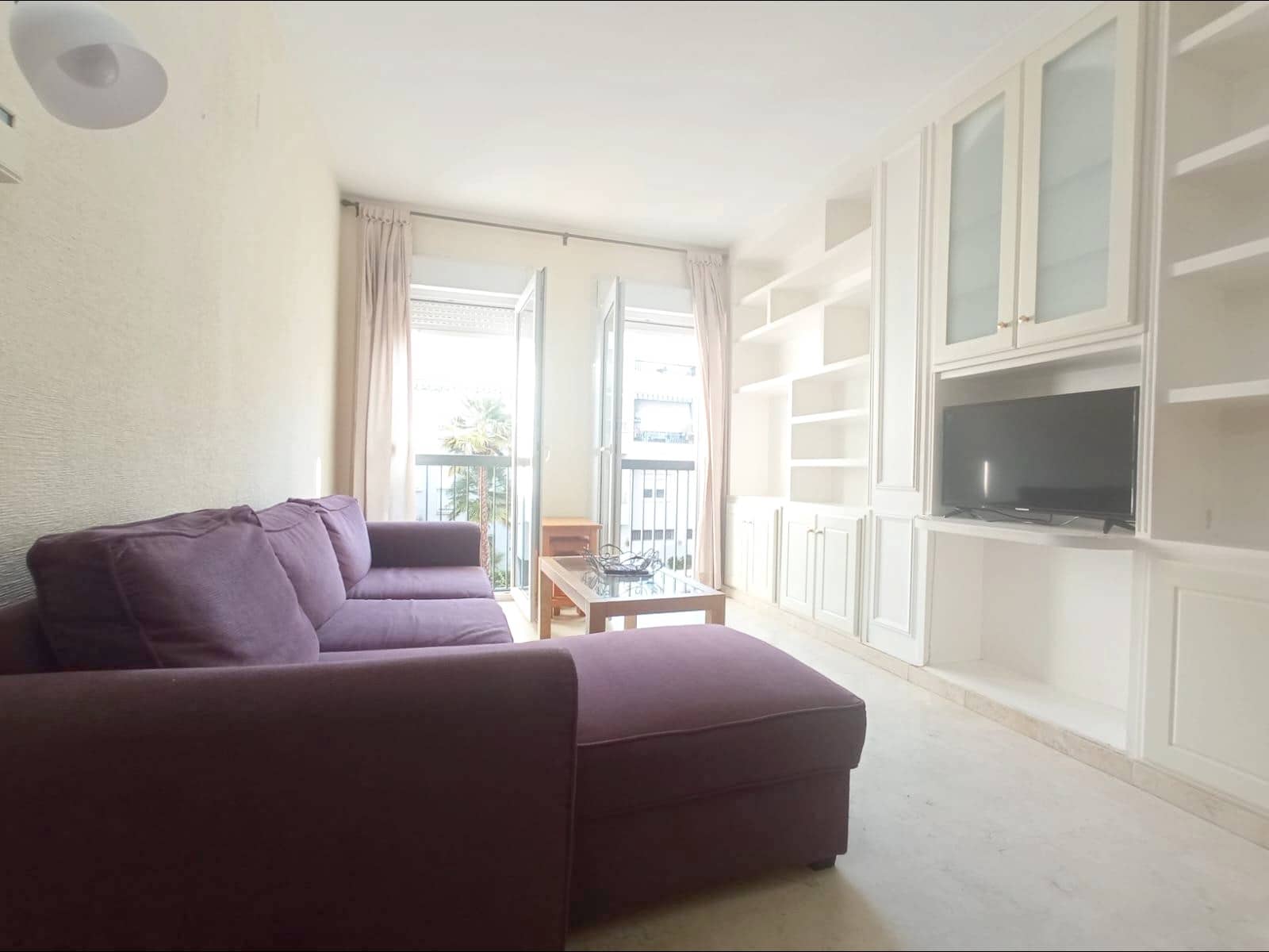 2 bedroom Flat for rent in Granada city with pool garage - € 850 (Ref: 6636485)