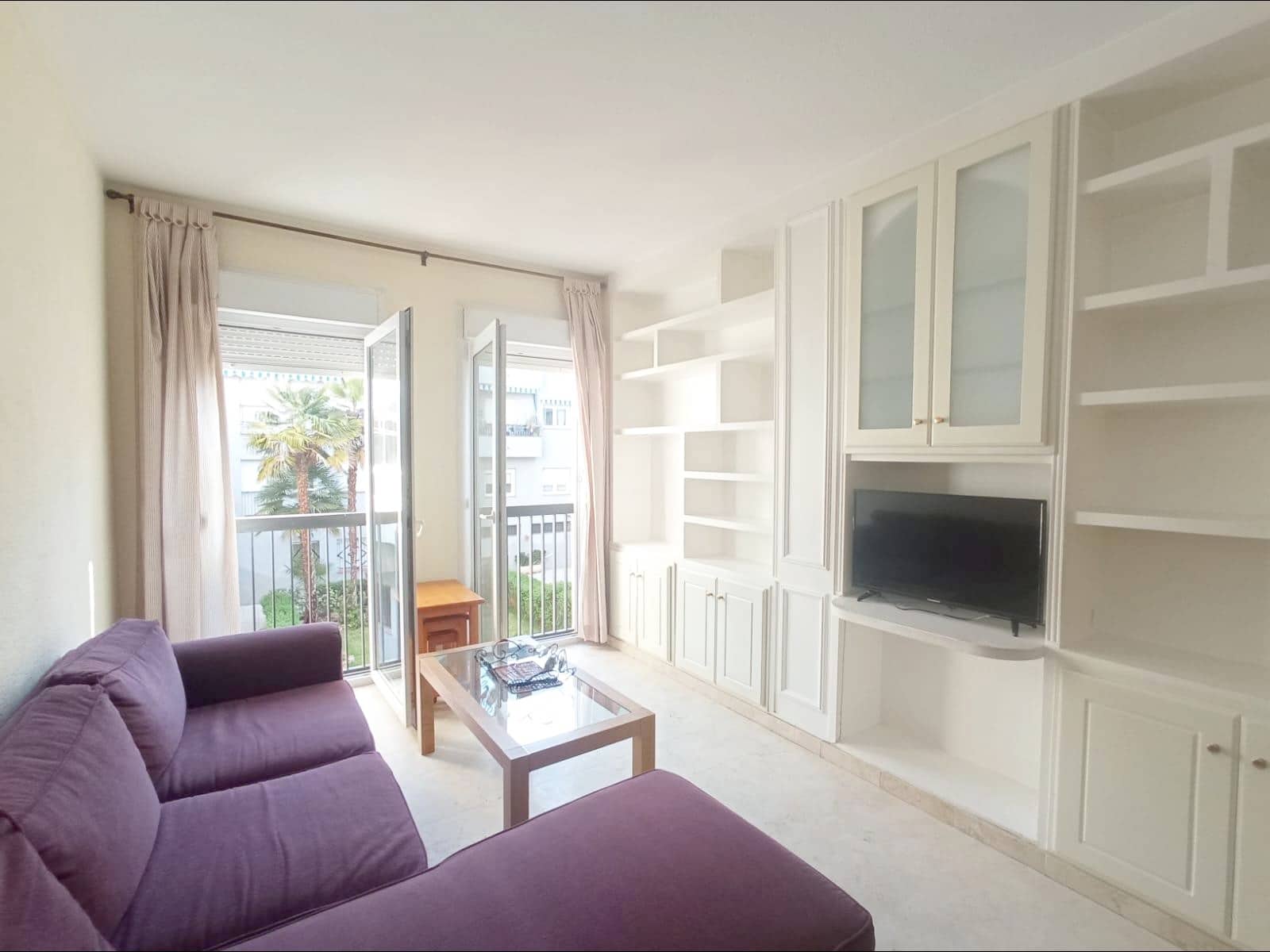 2 bedroom Flat for rent in Granada city with pool garage - € 850 (Ref: 6636485)