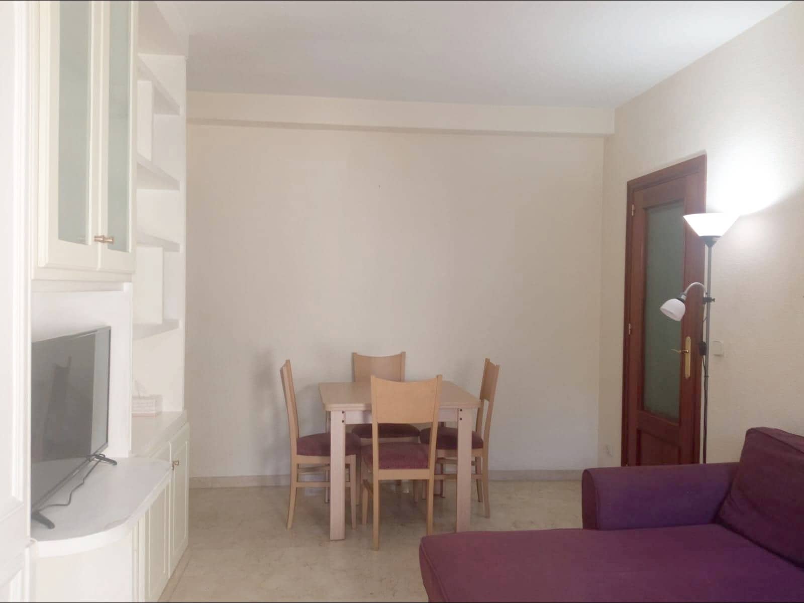 2 bedroom Flat for rent in Granada city with pool garage - € 850 (Ref: 6636485)