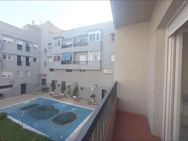2 quarto Apartamento para arrendar em Granada cidade com piscina garagem - 850 € (Ref: 6636485)