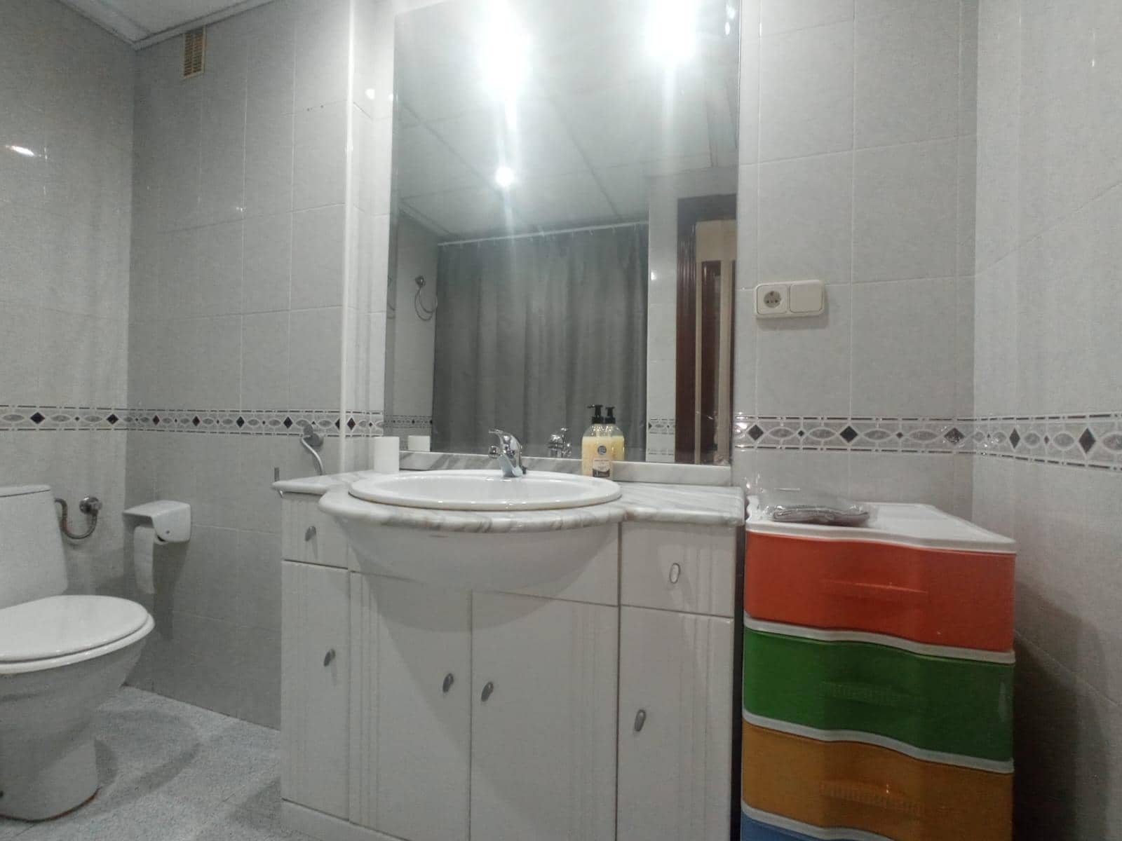 2 bedroom Flat for rent in Granada city with pool garage - € 850 (Ref: 6636485)