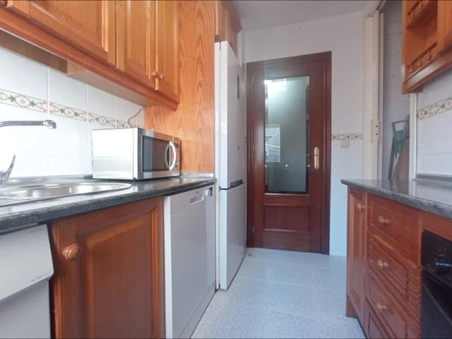 2 quarto Apartamento para arrendar em Granada cidade com piscina garagem - 850 € (Ref: 6636485)
