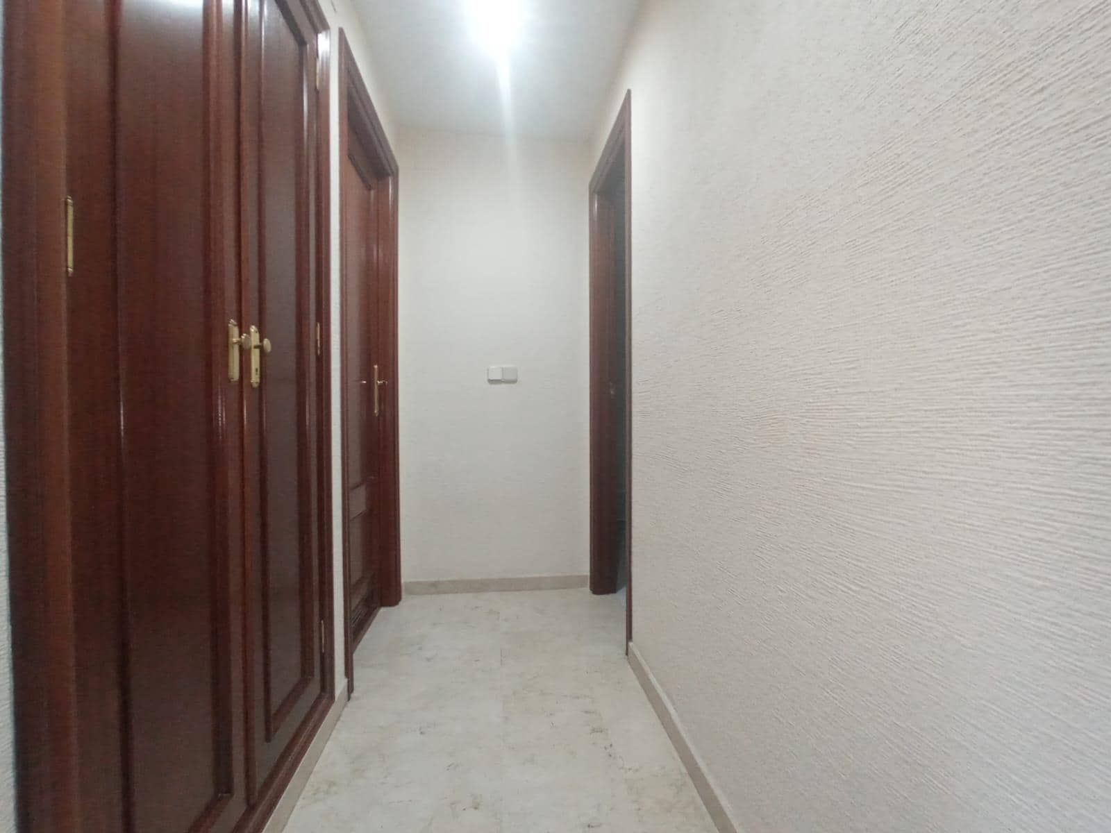 2 bedroom Flat for rent in Granada city with pool garage - € 850 (Ref: 6636485)