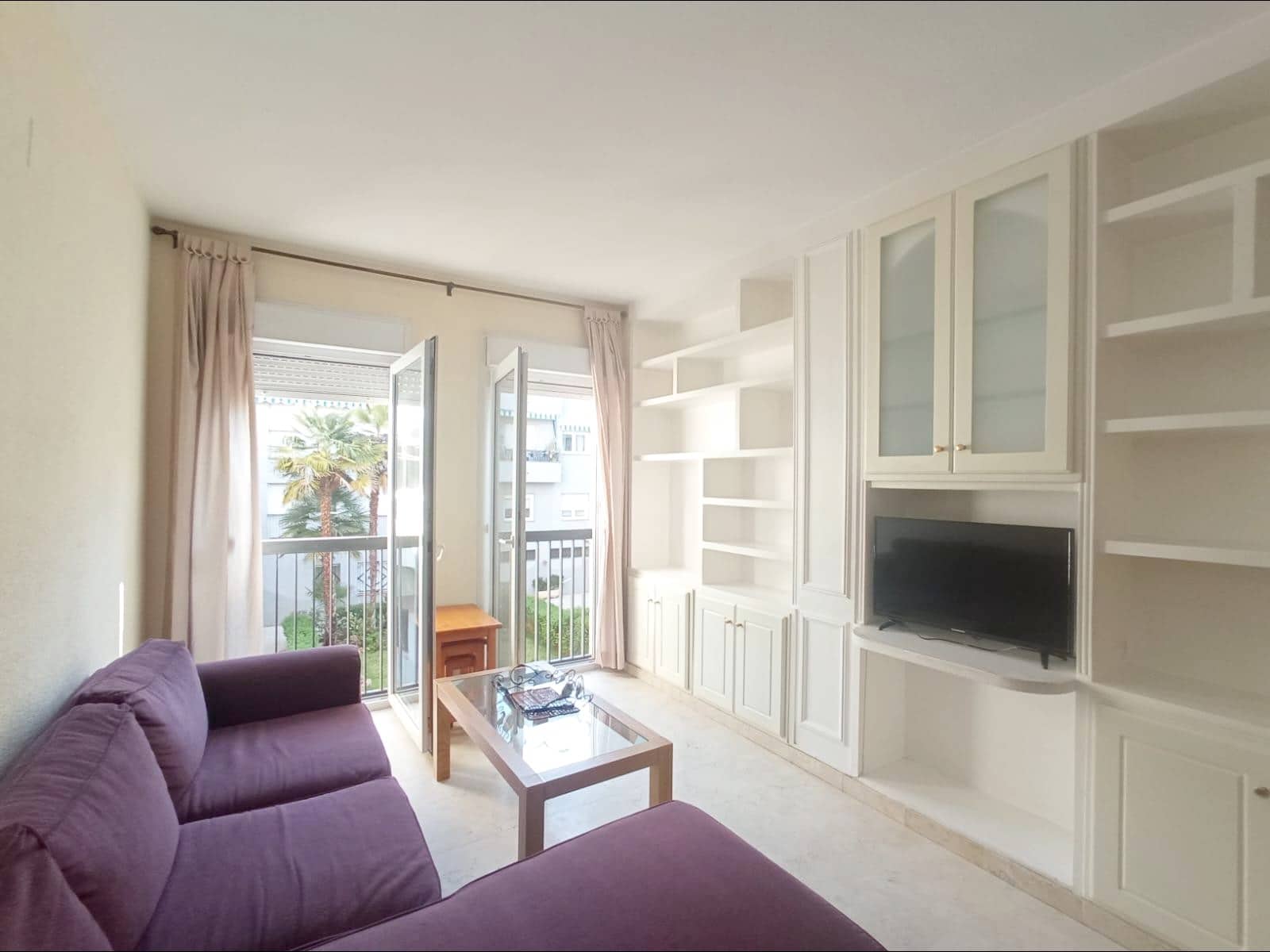 2 bedroom Flat for rent in Granada city with pool garage - € 850 (Ref: 6636485)