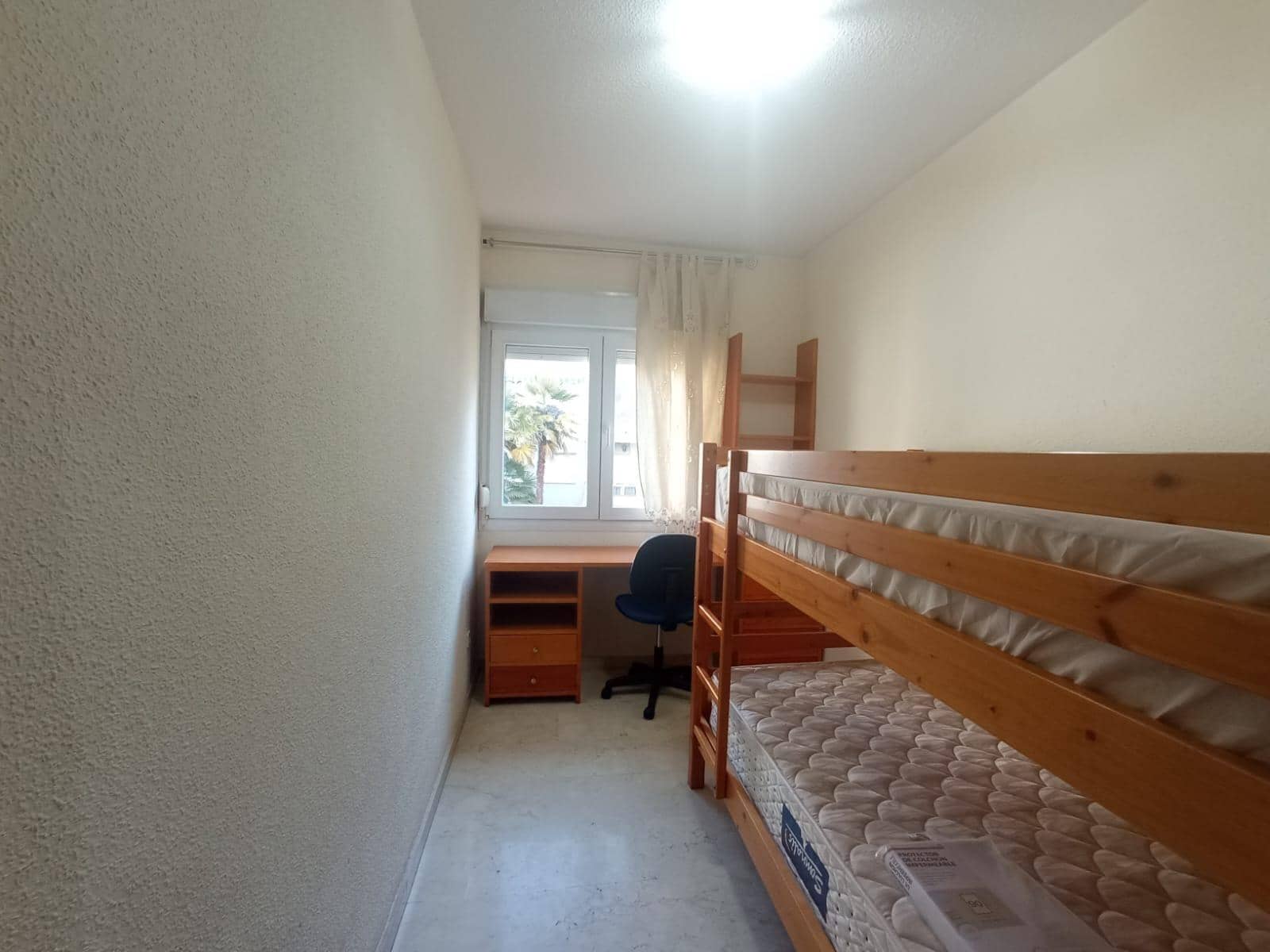 2 bedroom Flat for rent in Granada city with pool garage - € 850 (Ref: 6636485)