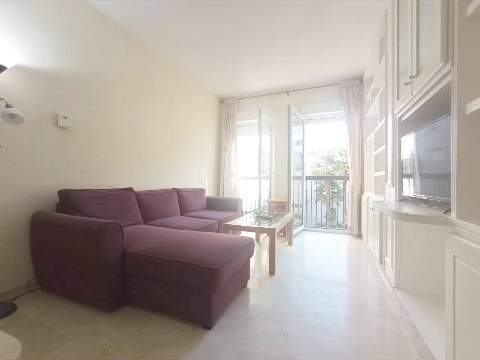 2 bedroom Flat for rent in Granada city with pool garage - € 850 (Ref: 6636485)