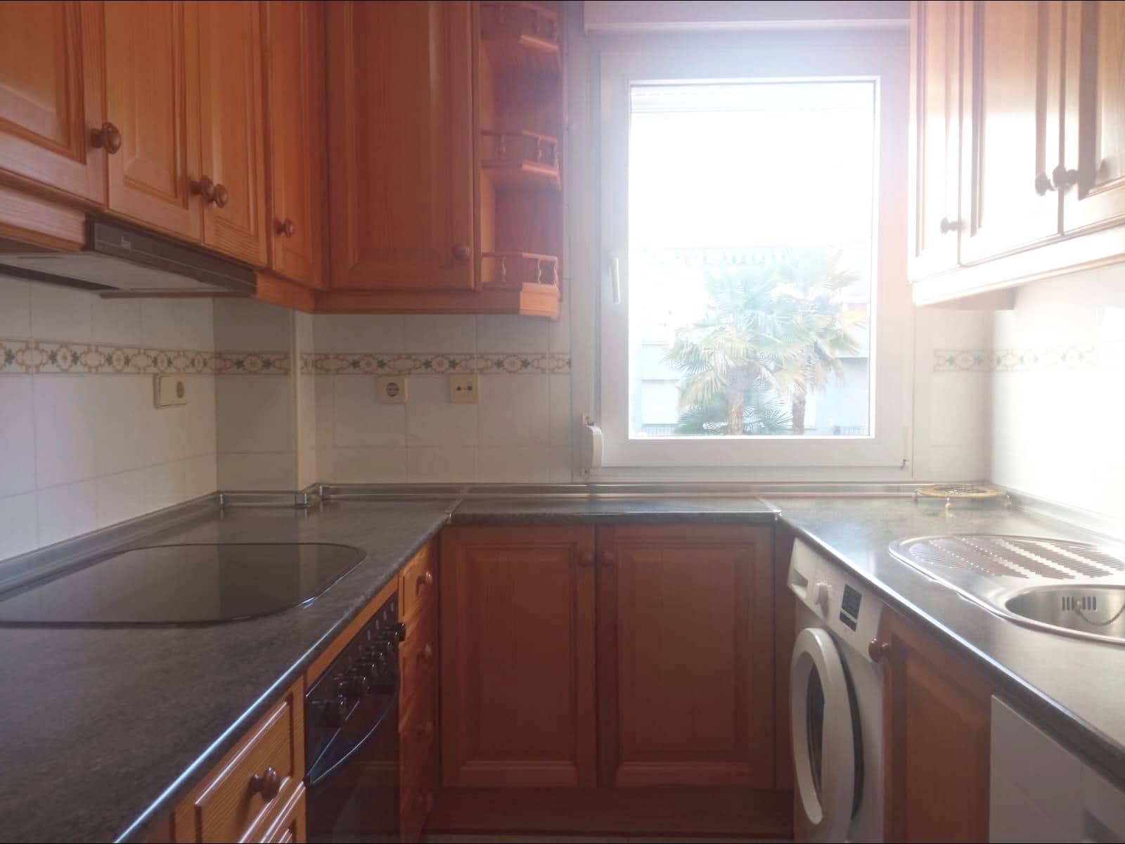 2 bedroom Flat for rent in Granada city with pool garage - € 850 (Ref: 6636485)