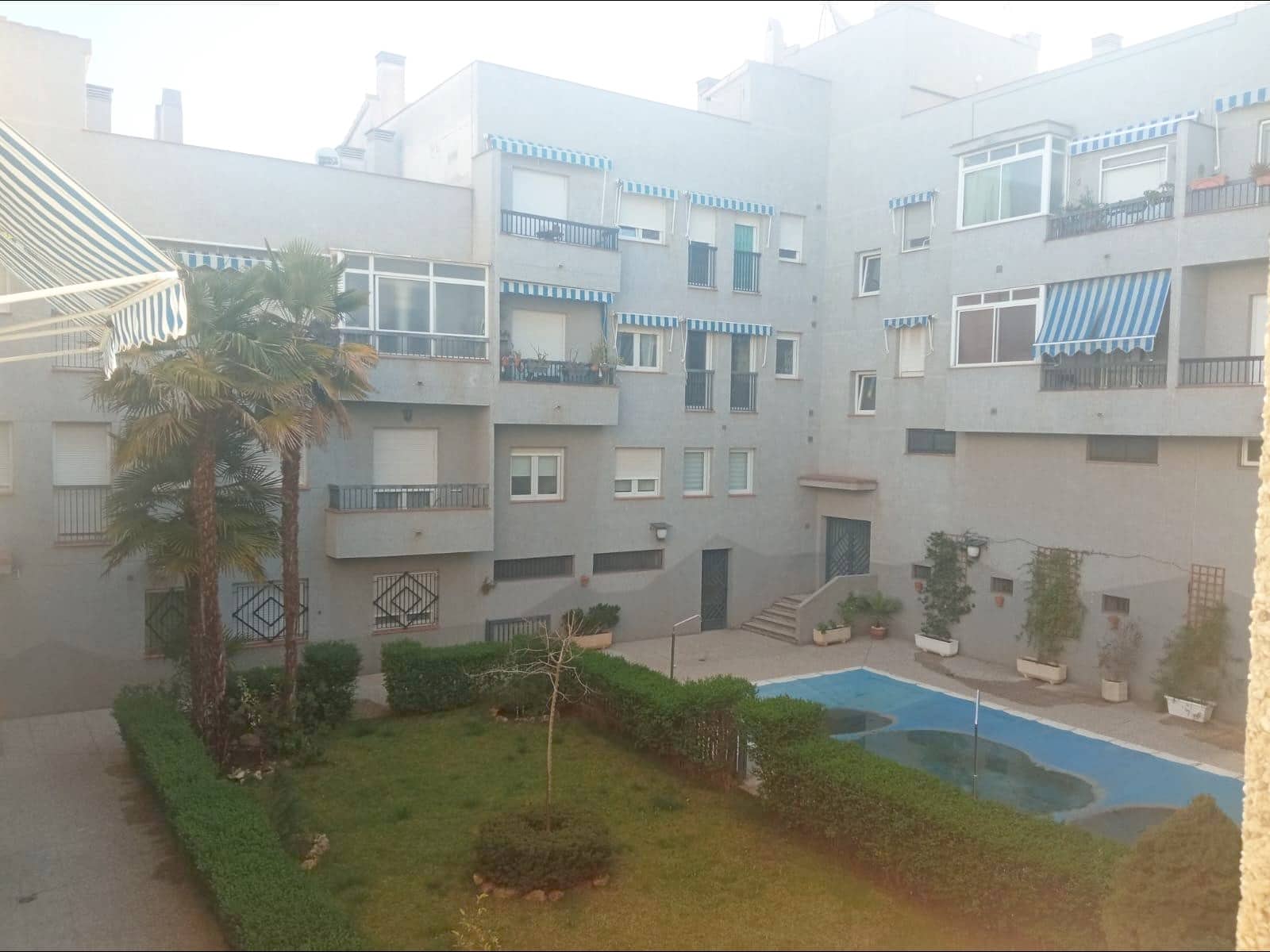 2 bedroom Flat for rent in Granada city with pool garage - € 850 (Ref: 6636485)