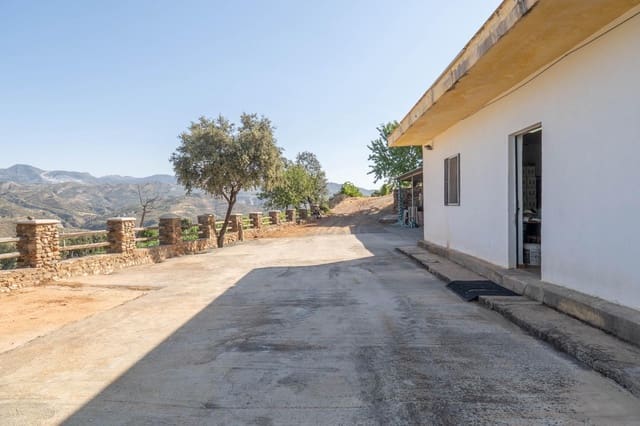 Grunde uden byggetilladelser til salg i Dúdar - € 468.000 (Ref: 6807103)
