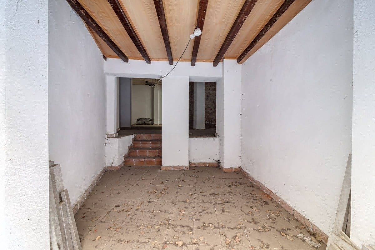 Kommersiell till salu i Granada stad - 250 000 € (Ref: 7246338)