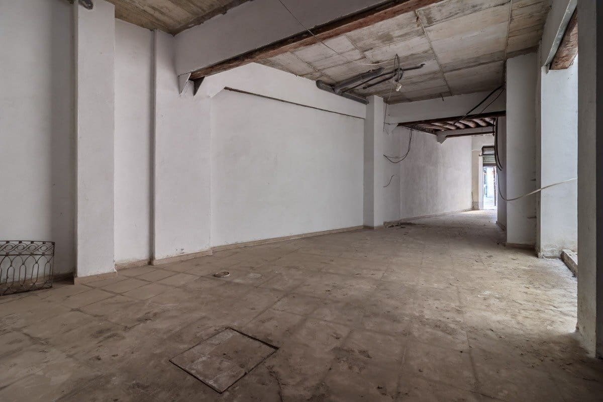 Kommersiell till salu i Granada stad - 250 000 € (Ref: 7246338)