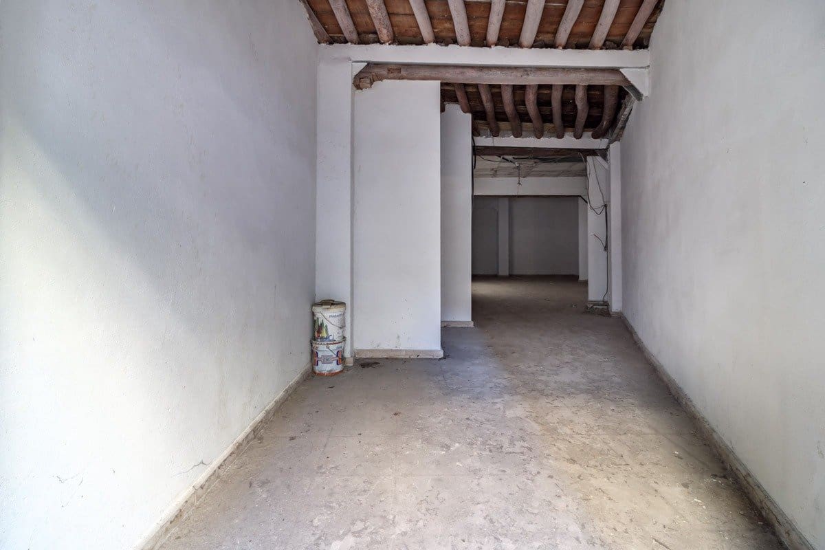 Kommersiell till salu i Granada stad - 250 000 € (Ref: 7246338)