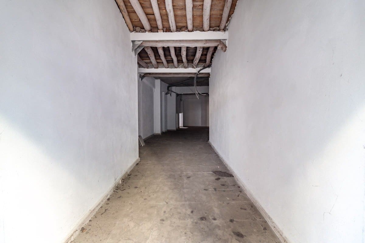 Kommersiell till salu i Granada stad - 250 000 € (Ref: 7246338)