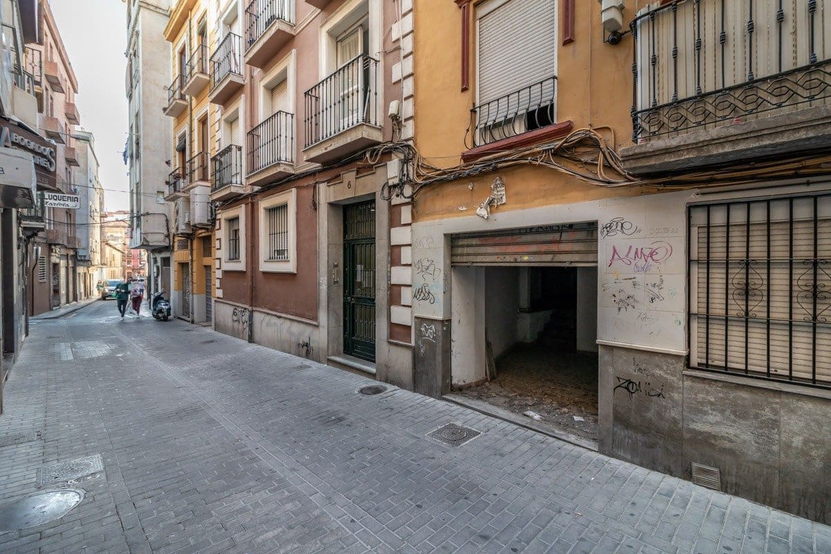 Kommersiell till salu i Granada stad - 250 000 € (Ref: 7246338)