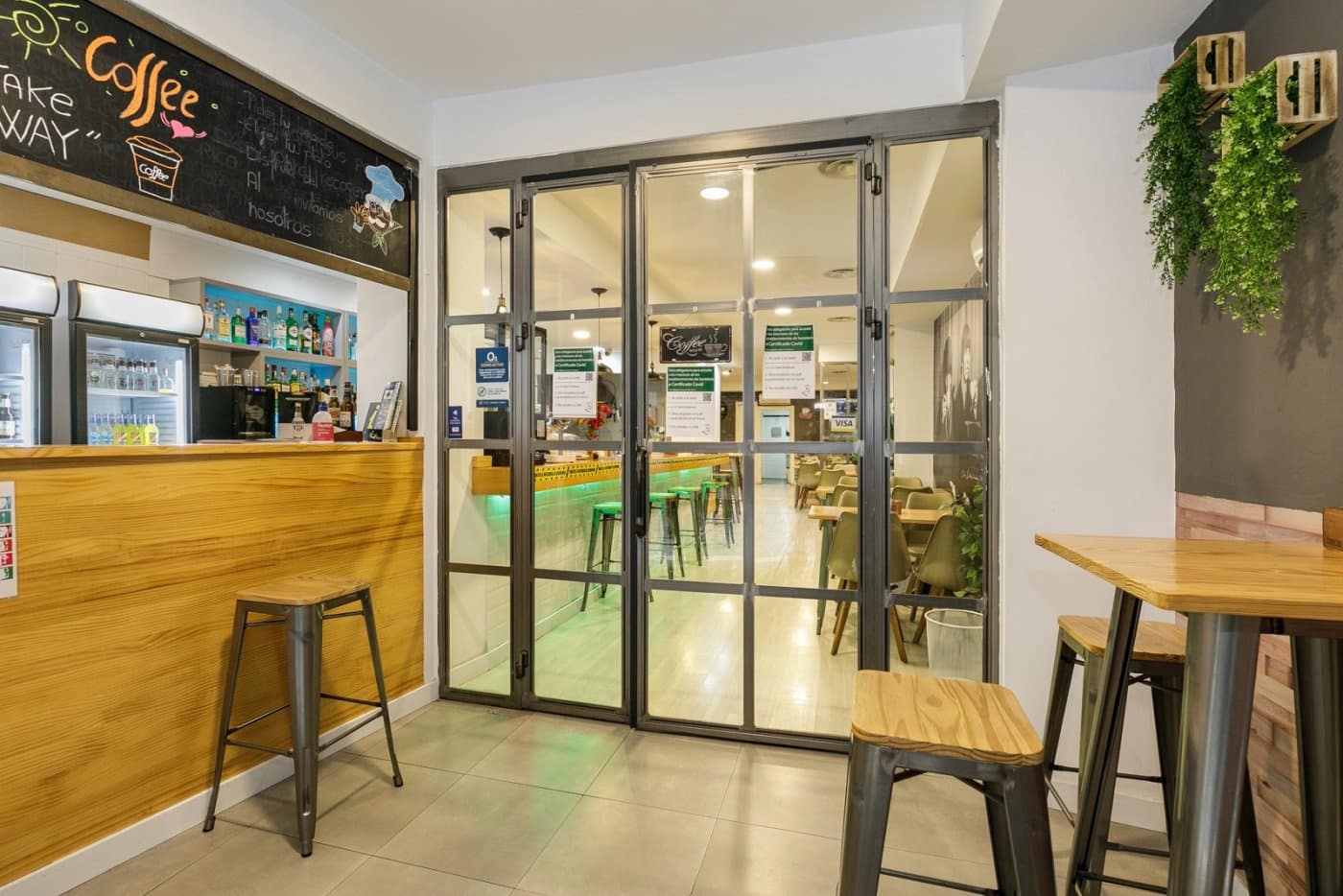 Commercial for sale in Granada city - € 360,000 (Ref: 7246354)