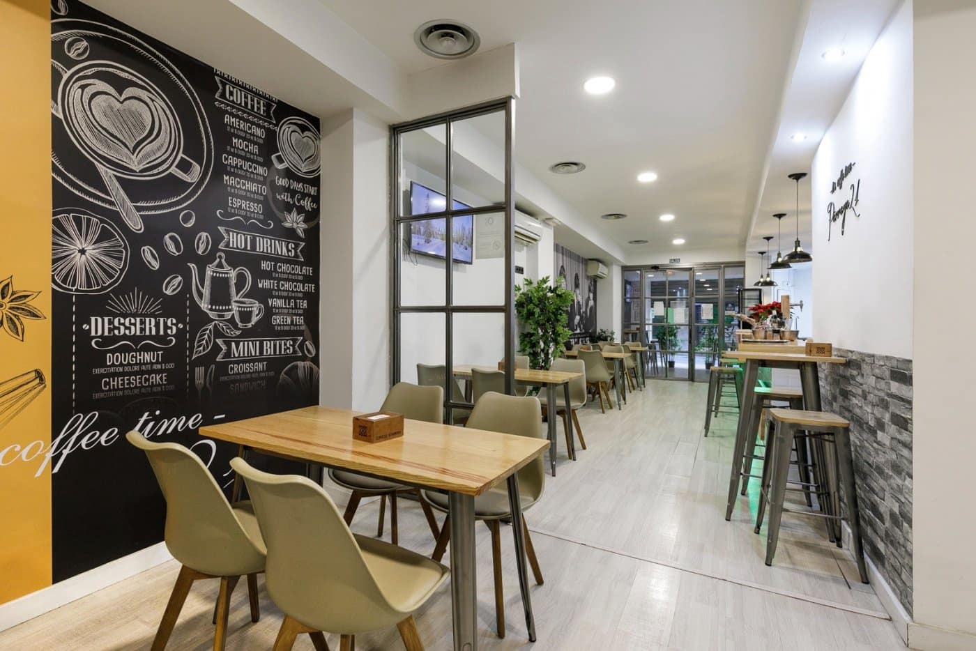 Commercial for sale in Granada city - € 360,000 (Ref: 7246354)