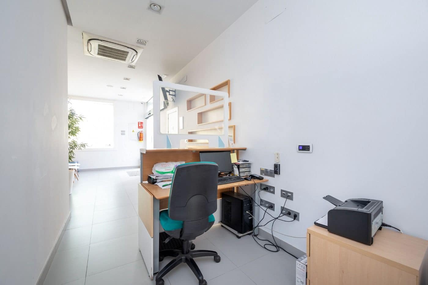 Commercial for sale in Granada city with garage - € 500,000 (Ref: 7371540)