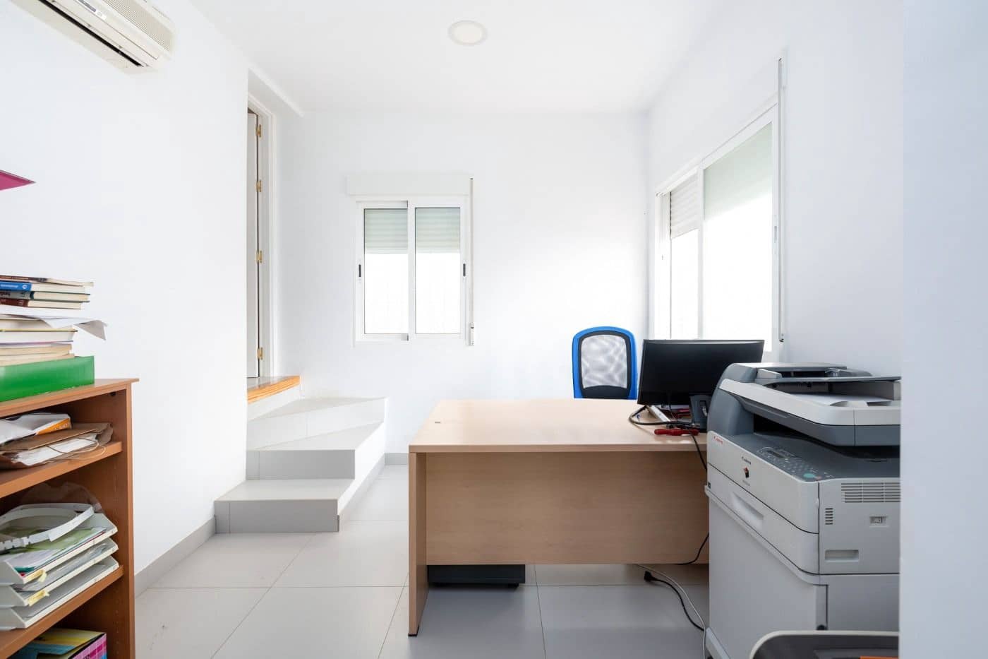 Commercial for sale in Granada city with garage - € 500,000 (Ref: 7371540)