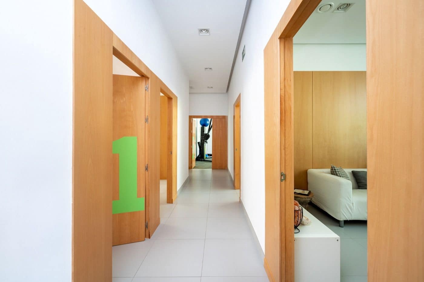 Commercial for sale in Granada city with garage - € 500,000 (Ref: 7371540)