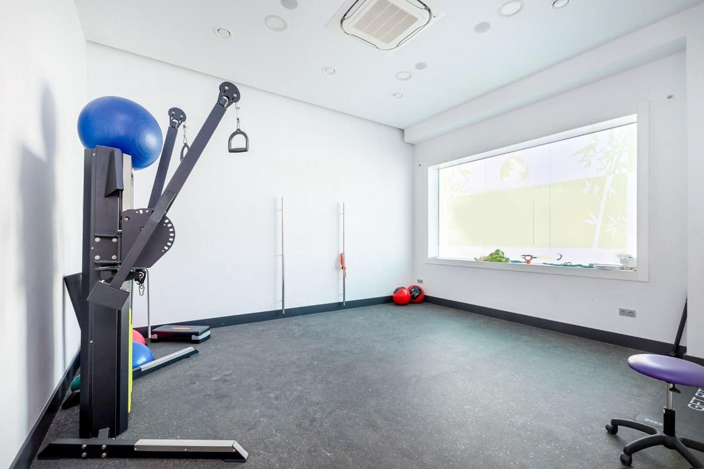 Commercial for sale in Granada city with garage - € 500,000 (Ref: 7371540)