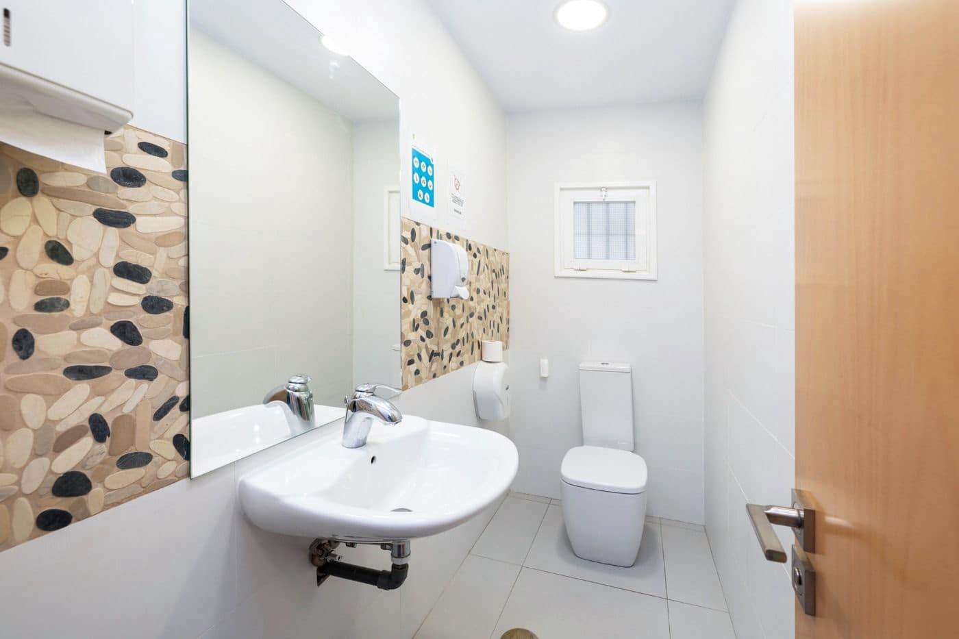 Commercial for sale in Granada city with garage - € 500,000 (Ref: 7371540)