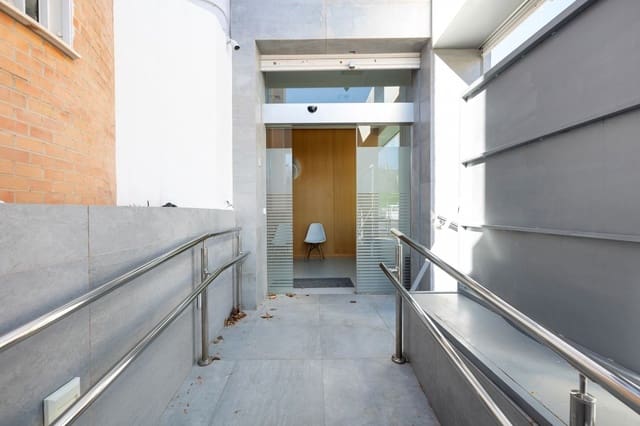 Commercieel te koop in Granada stad met garage - € 500.000 (Ref: 7371540)