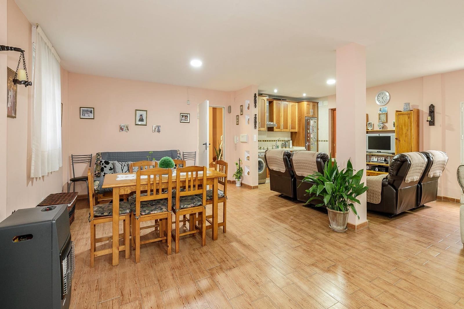 6 soverom Hus til salgs i Granada by med garasje - € 340 000 (Ref: 7393767)