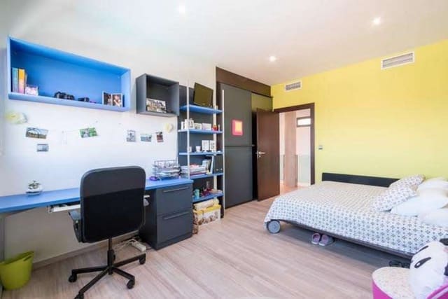 5 Zimmer Villa zu verkaufen in Gójar mit Pool Garage - 950.000 € (Ref: 7649258)